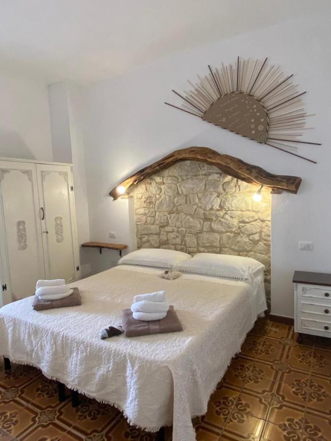 Steddueoro Bed and Breakfast Baunei Habitación foto